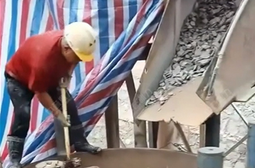 矿山破碎机售后维修（视频）