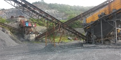 江西九江德安县每小时250-300吨的石子生产线